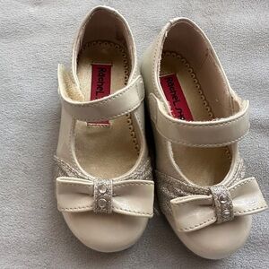Rachel shoes size 6T